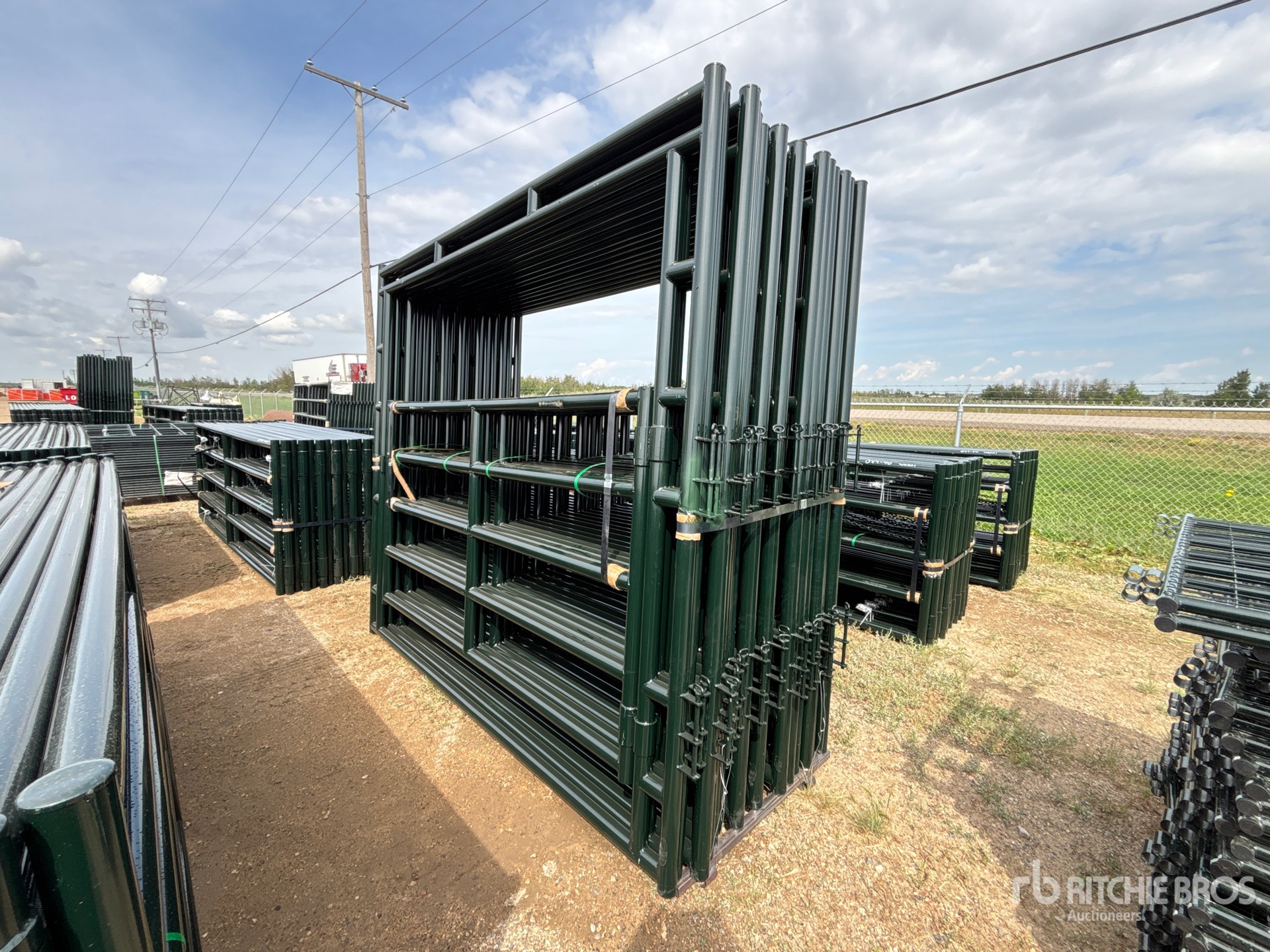 Quantity of (16) 2026 BYT FRMGTE96 9 ft 6 in x 8 ft Magnum Ranch Frame Livestock Gate (Unused)