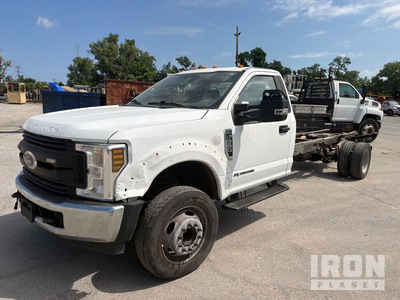 2017 Ford F-550 XL 4x2 Cab and Chassis