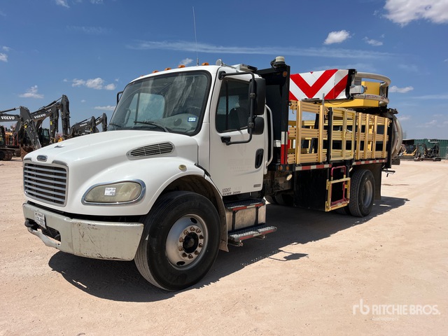 2010 Freightliner M2 106 4x2 Attenuator Truck