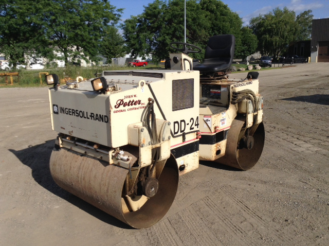 Ingersoll-Rand DD-24 Vibratory Double Drum Roller
