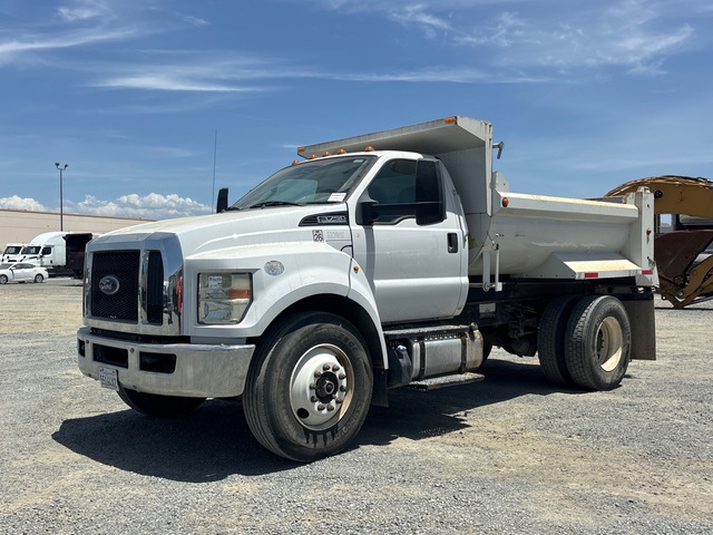 2016 Ford F-750 4x2 S/A Dump Truck