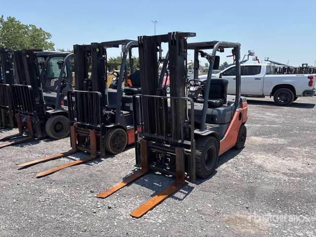 2020 Toyota 8FDU25 4500 lb Pneumatic Tire Forklift