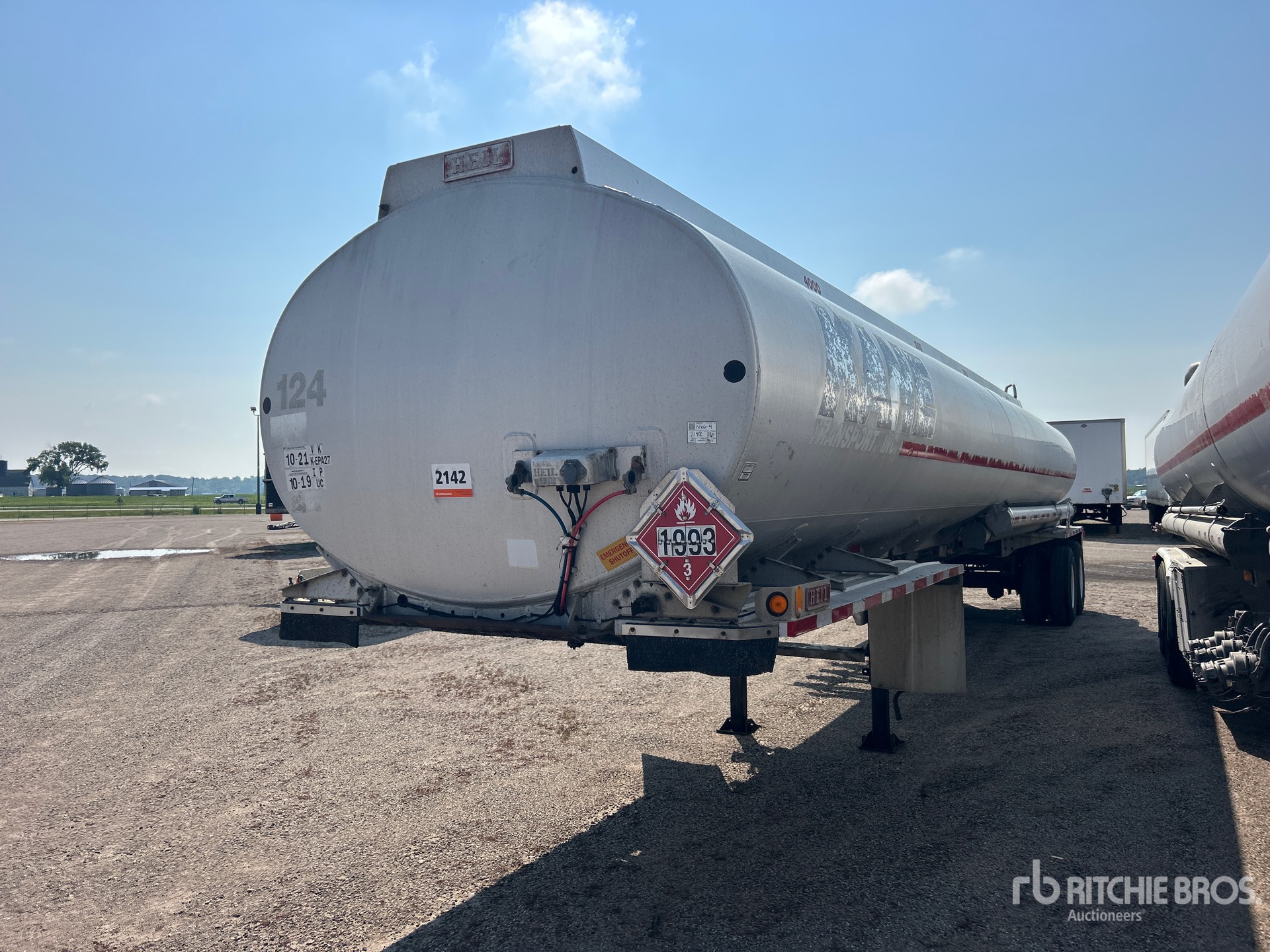 1995 Heil 9500 gal T/A Tanker Trailer