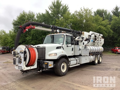 Vactor 2100 on 2011 Freightliner M2 106 6x4 صهريج شفاط