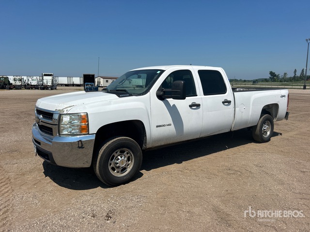 2010 Chevrolet Silverado 2500HD 4x4 Crew Cab Pickup