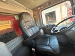 Cab with Seats/armrests