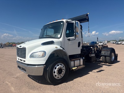2014 Freightliner M2 106 Camion roulant