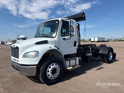 2014 Freightliner M2 106 4x2 Camión rodante