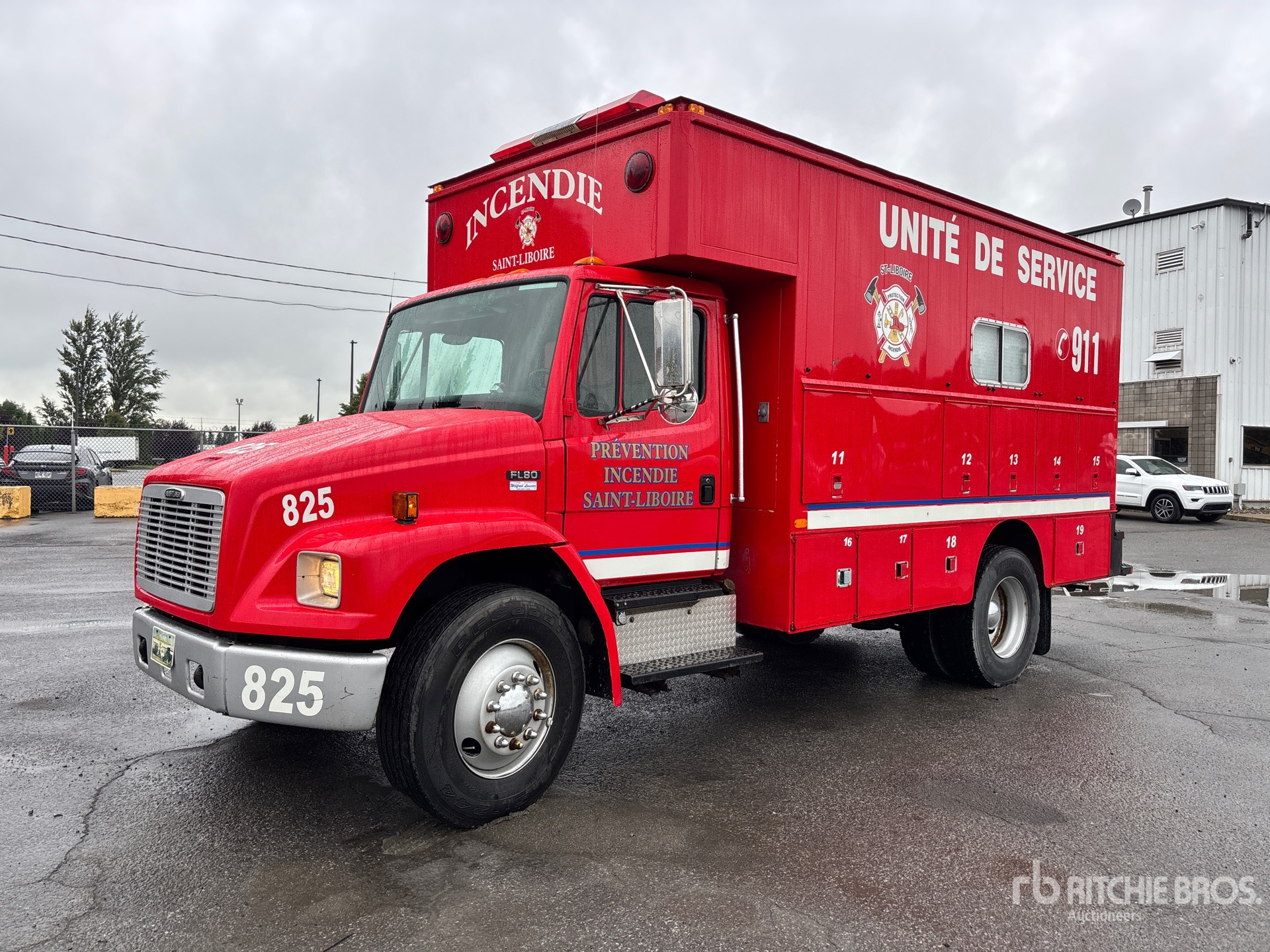 2001 Freightliner FL80 4x2 Service Truck