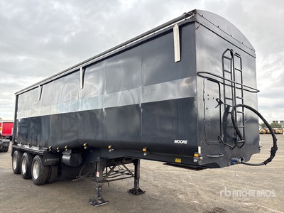 2021 Moore 9.9 m Tri/A Step Deck Remolque banera