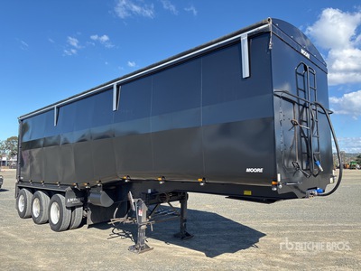 2021 Moore 9.9 m Tri/A Step Deck Remolque banera