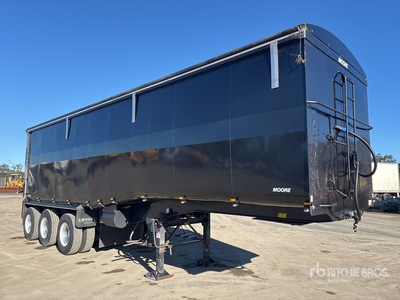 2021 Moore 9.9 m Tri/A Step Deck Remolque banera