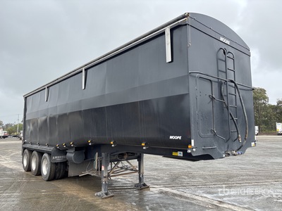 2022 Moore 9.9 m Tri/A Step Deck Remolque banera