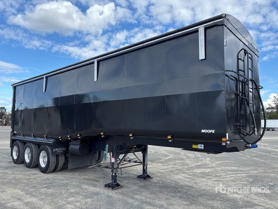 2022 Moore 9.9 m Tri/A Step Deck End Dump Trailer