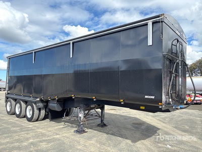 2022 Moore 9.9 m Tri/A Step Deck Remolque banera