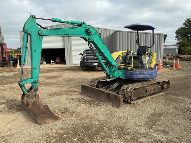 2002 Komatsu PC40MR-1F Tracked Excavator 2002 Komatsu PC40MR-1F Tracked Excavator