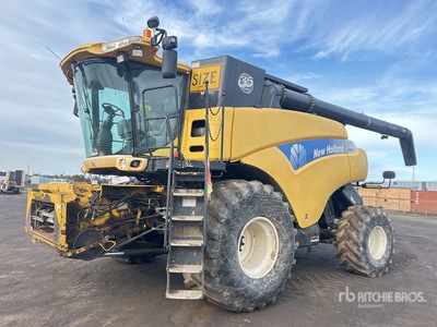 2004 New Holland CR970 حصادة مجمعة
