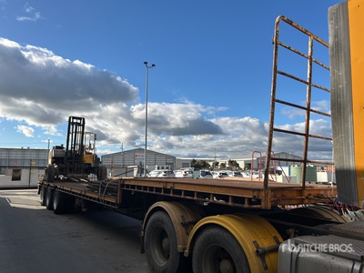 2004 MaxiTrans Tri/A Step Deck Trailer