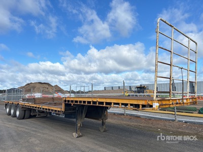 2005 MaxiTrans 13.4 m Tri/A Step Deck Trailer