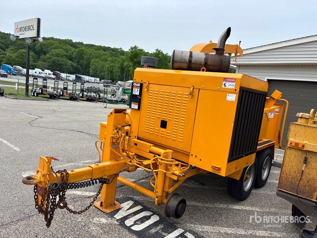 2008 Morbark Hurricane 18 Tow-Behind Rail Wood Chipper