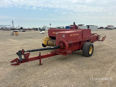 New Holland 575 Square Baler