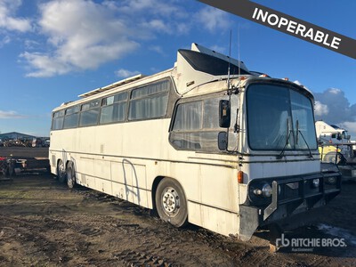 1974 Hino Superstar Liner キャンピングカー (Inoperable)
