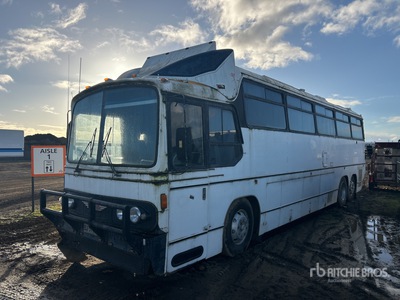 1974 Hino Superstar Liner Caravana (Inoperable)