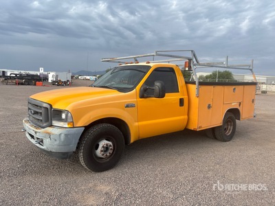 2004 Ford F-350 XL 4x2 Utility Truck