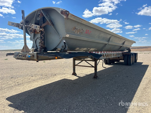 2012 Smithco 32 ft Side Dump Trailer