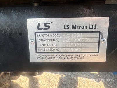2019 LS XR3135H 4WD Tractor