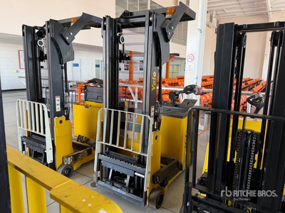 2019 Yale MC10 2200 lb Apilador Electrico / Apilador Eléctrico