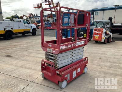 2020 MEC Micro19 Electric Scissor Lift