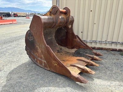 78 in Excavator Bucket - Fits John Deere 800C