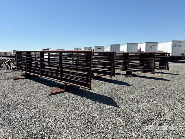 Quantity of (40) 24 ft x 5 ft 6 in Corral Livestock Panel