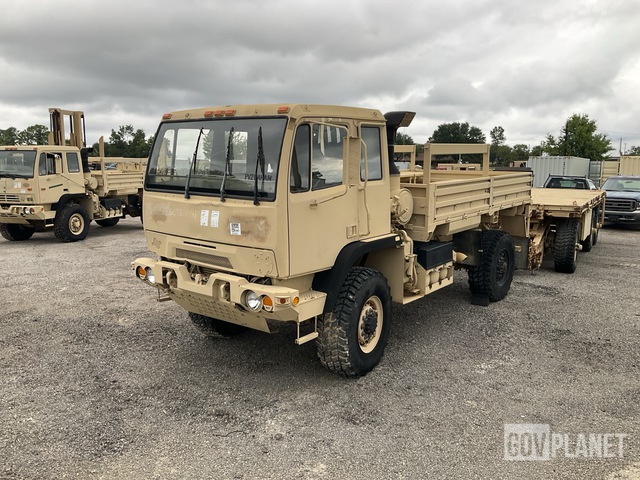 2005 Stewart & Stevenson M1078A1 LMTV 4x4 Cargo Truck