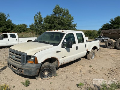 2006 Ford F-350 XL 4x4 Crew Cab Pickup