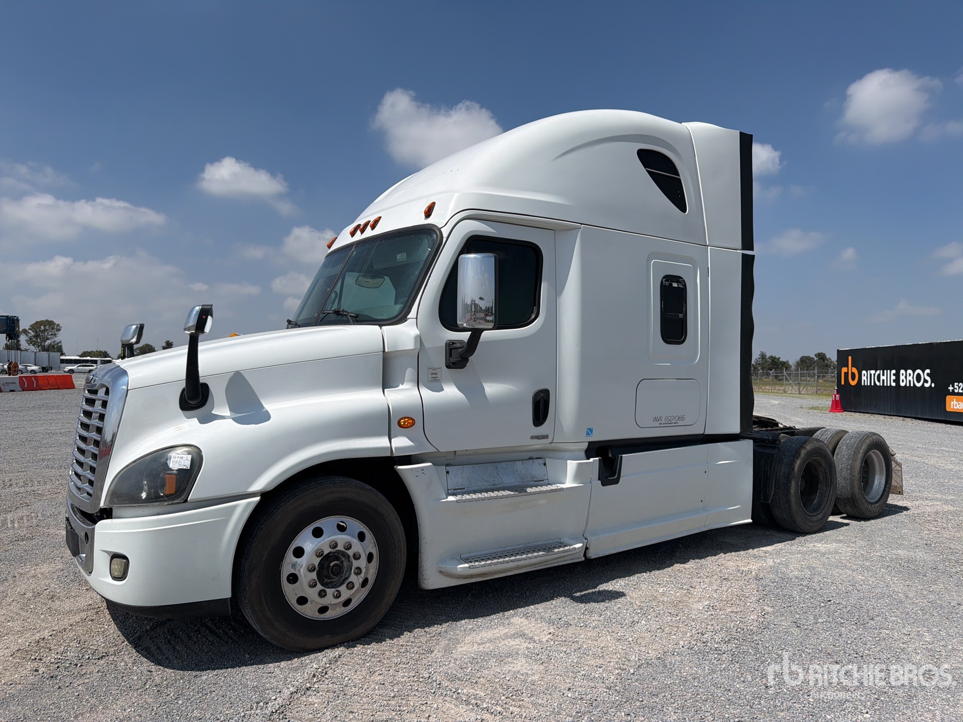 2016 Freightliner Cascadia 125 6x4 Tractocamion con Dormitorio / T/A Sleeper Truck Tractor