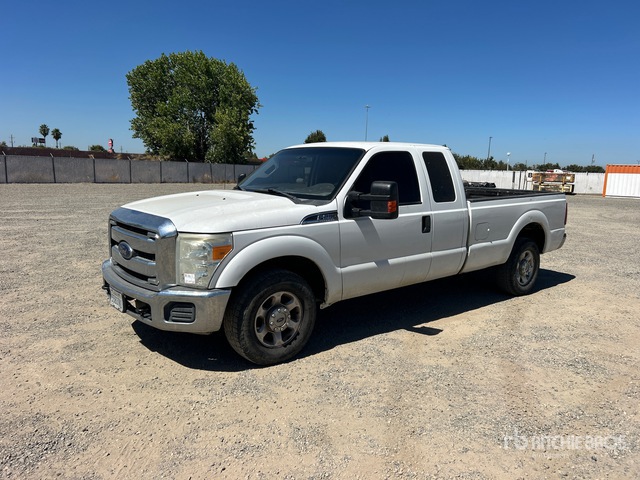 2014 Ford F-250 XLT 4x2 Extended Cab Pickup