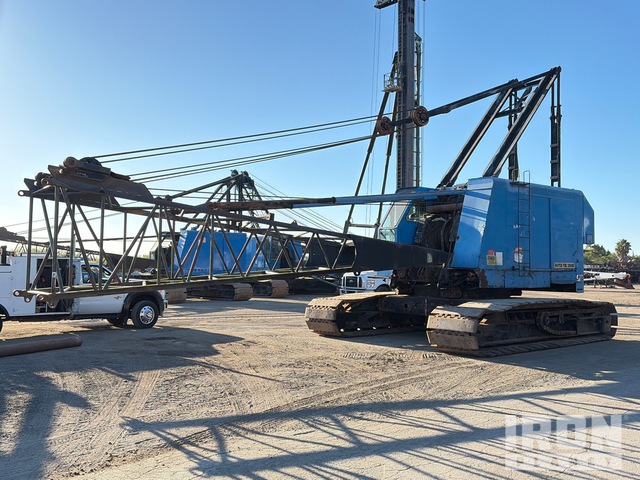 Manitowoc 3900 100 ton 100 Ton Lattice-Boom Crawler Crane