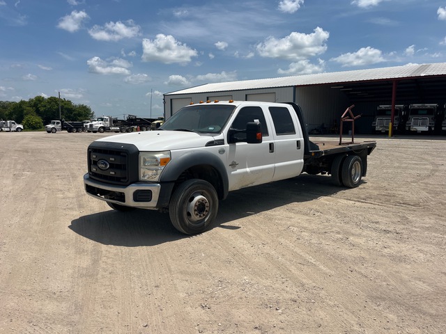 2013 Ford F-550 XL 4x2 Crew Cab Flatbed Truck