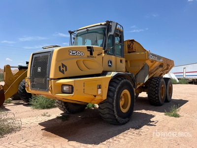 2013 John Deere 250D Series II Articulated Dump Truck