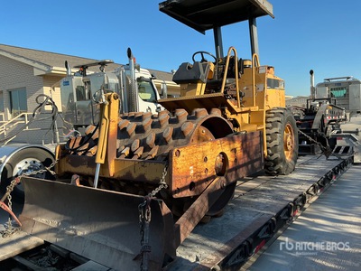 2007 Cat PS-150C Pneumatic Roller