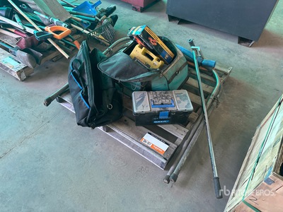 Quantity of Windshield Installation and Body Work Tools