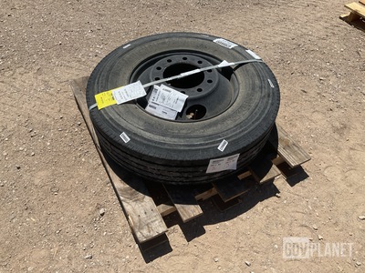 Michelin 11R22.5 Tire w/Wheel