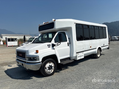 2007 GMC C5500 4x2 17-Seat Transit Autobus