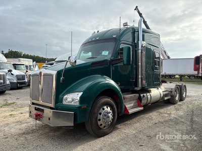 2019 Kenworth T880 6x4 Ciągnik siodłowy T/A z kabiną sypialną (Inoperable)