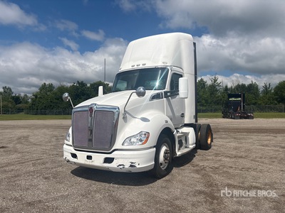 2014 Kenworth T680 4x2 S/A Day Cab Truck Tractor