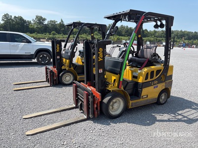 2016 Yale GC040LX 4000 lb Pneumatic Tire Chariot Élévateur