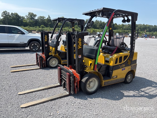 2016 Yale GC040LX 4000 lb Pneumatic Tire Forklift
