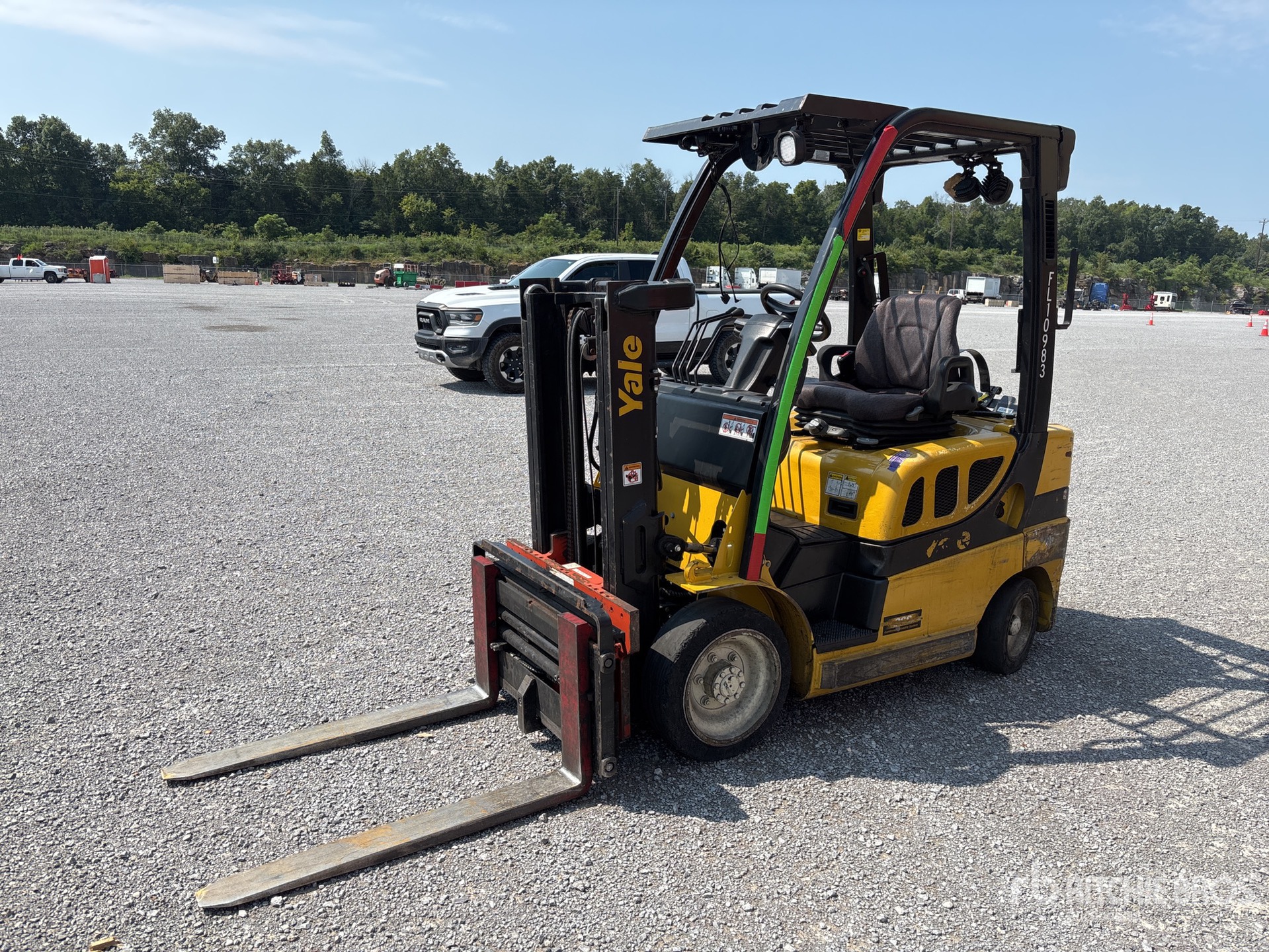 2016 Yale GC040LX 4000 lb Pneumatic Tire Forklift